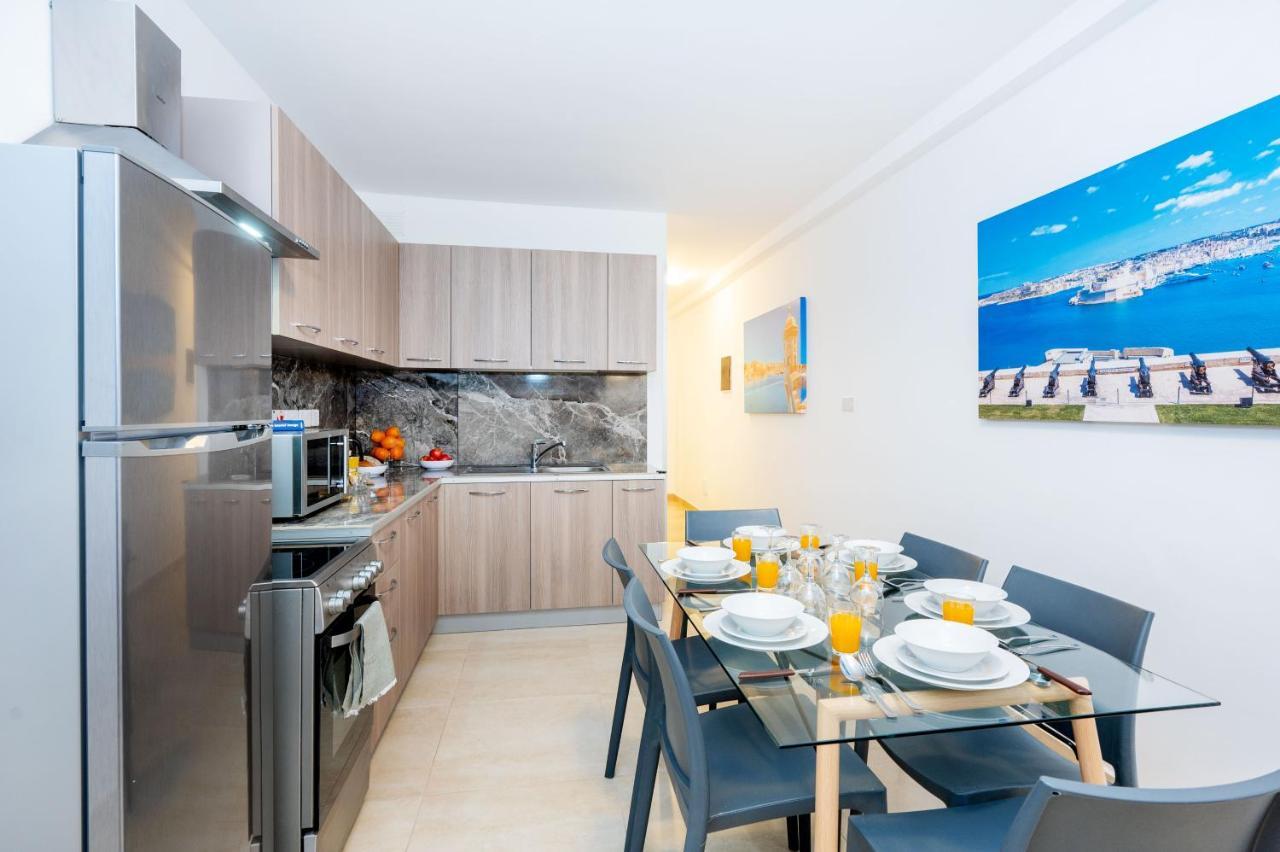 Islet Promenade Seafront Family Apartment With 2 Balconies By Getawaysmalta San Pawl il-Baħar Eksteriør bilde