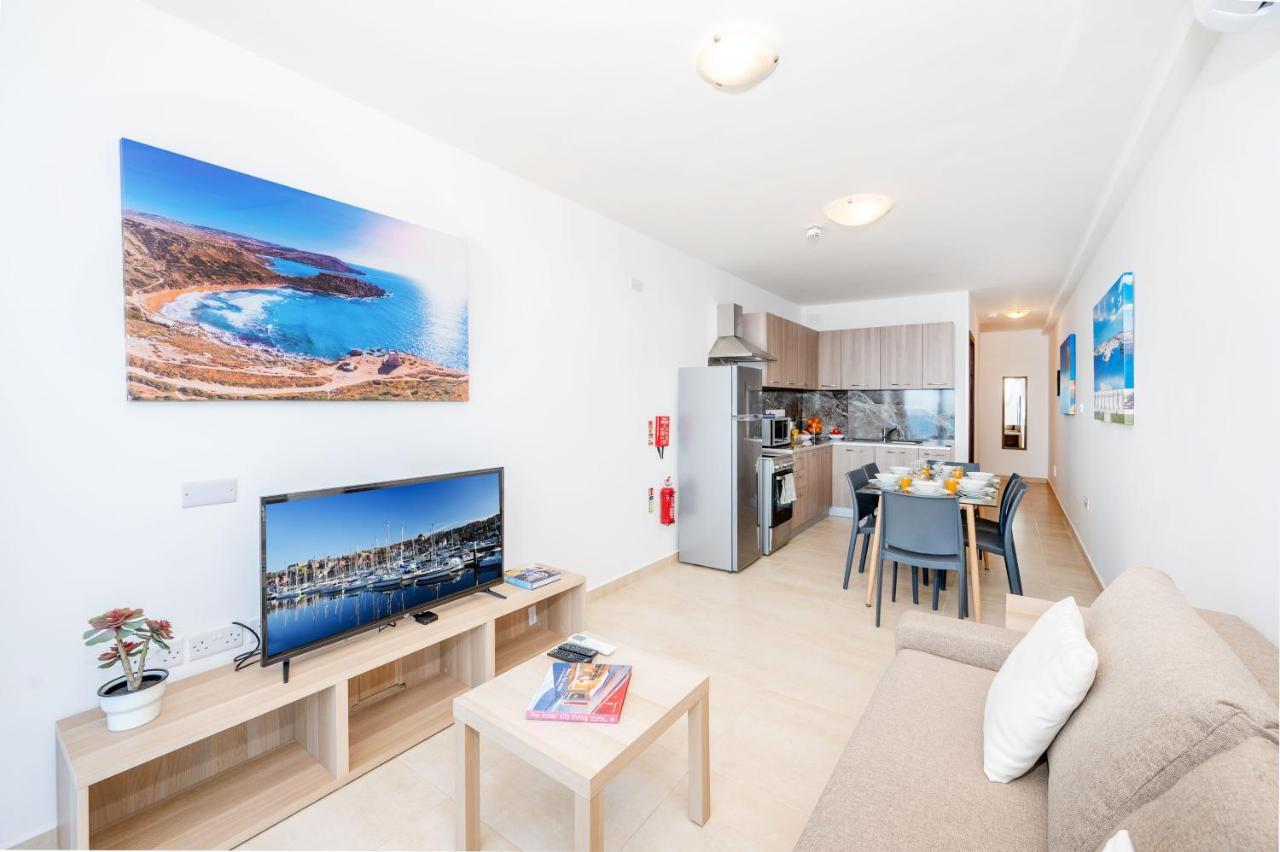 Islet Promenade Seafront Family Apartment With 2 Balconies By Getawaysmalta San Pawl il-Baħar Eksteriør bilde