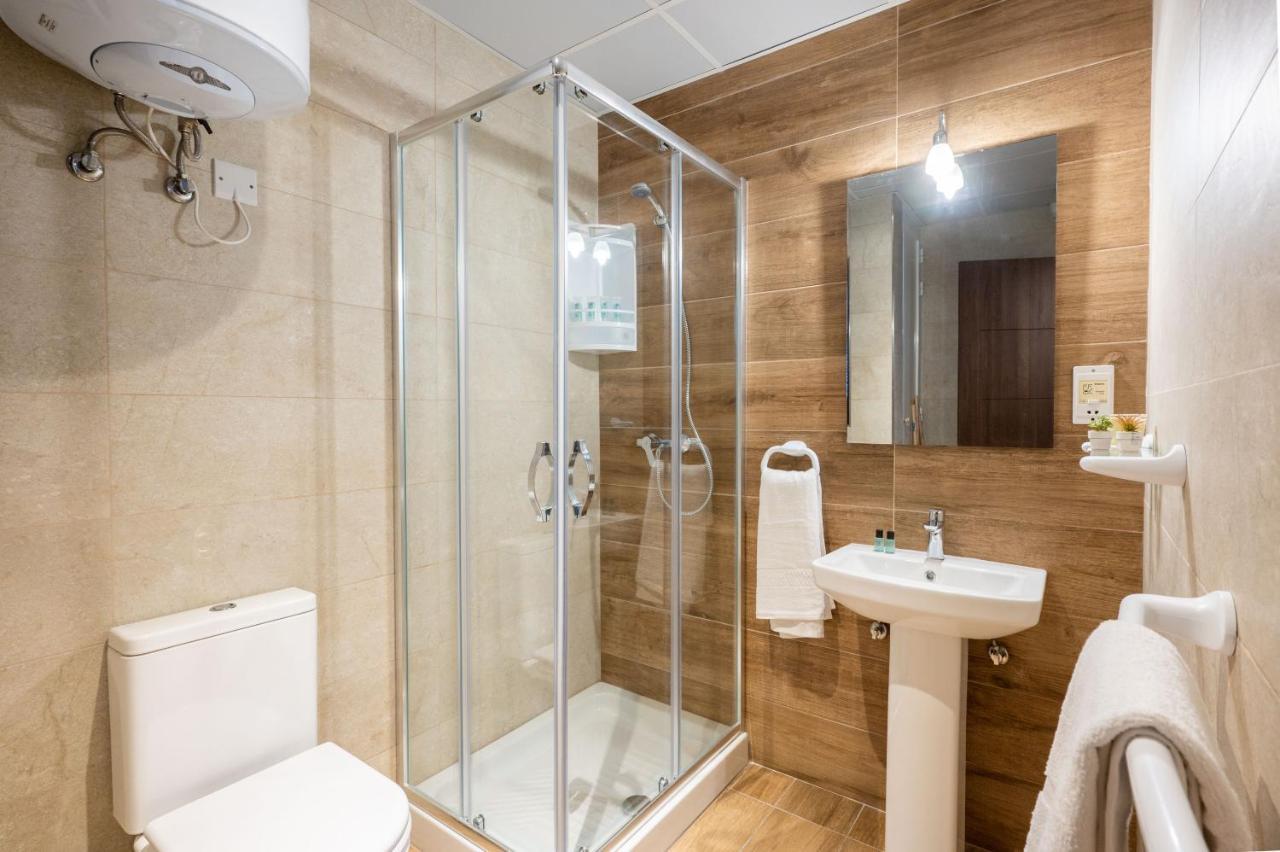 Islet Promenade Seafront Family Apartment With 2 Balconies By Getawaysmalta San Pawl il-Baħar Eksteriør bilde