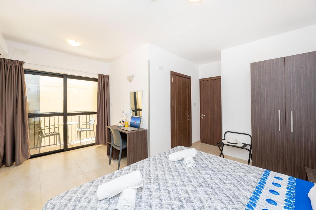 Islet Promenade Seafront Family Apartment With 2 Balconies By Getawaysmalta San Pawl il-Baħar Eksteriør bilde