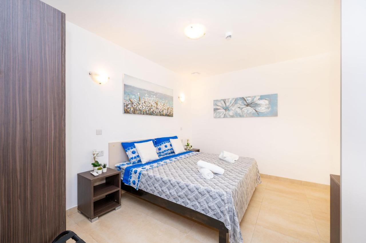 Islet Promenade Seafront Family Apartment With 2 Balconies By Getawaysmalta San Pawl il-Baħar Eksteriør bilde