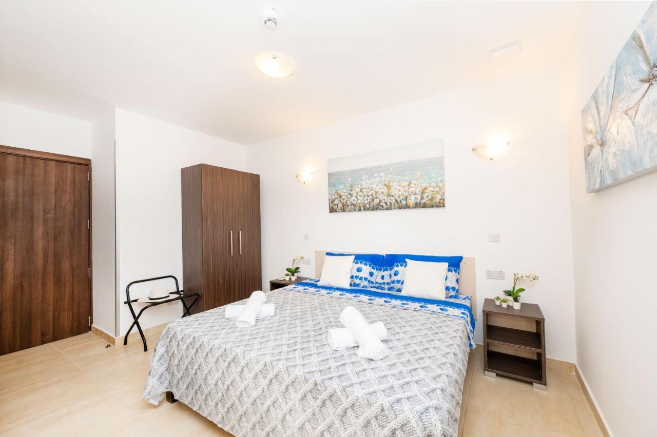 Islet Promenade Seafront Family Apartment With 2 Balconies By Getawaysmalta San Pawl il-Baħar Eksteriør bilde