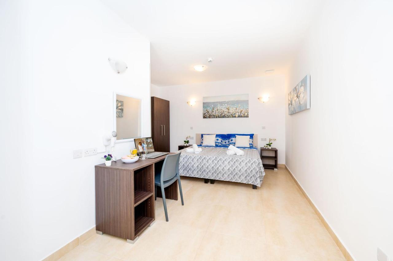 Islet Promenade Seafront Family Apartment With 2 Balconies By Getawaysmalta San Pawl il-Baħar Eksteriør bilde