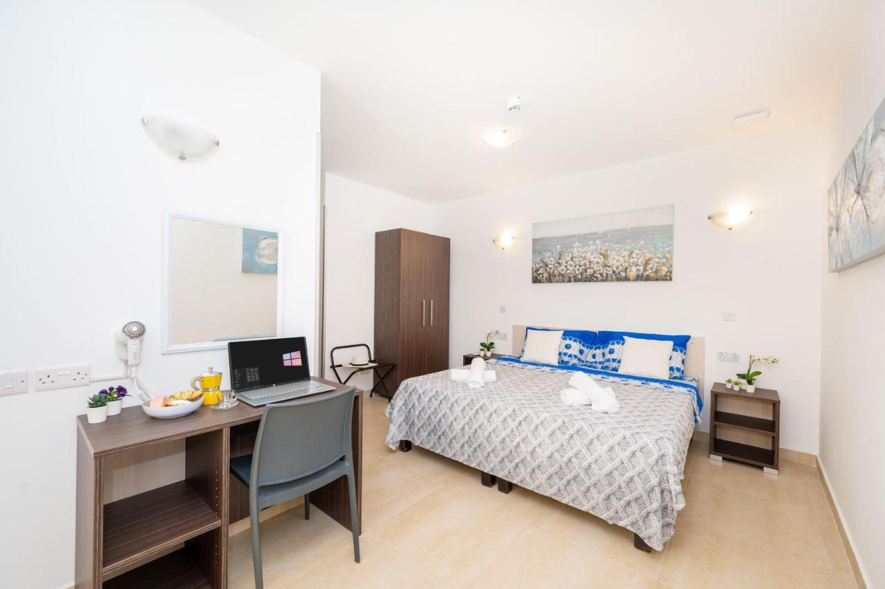 Islet Promenade Seafront Family Apartment With 2 Balconies By Getawaysmalta San Pawl il-Baħar Eksteriør bilde