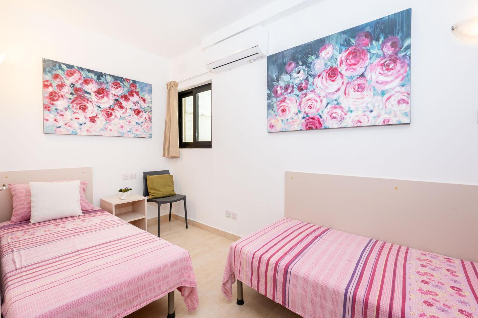 Islet Promenade Seafront Family Apartment With 2 Balconies By Getawaysmalta San Pawl il-Baħar Eksteriør bilde