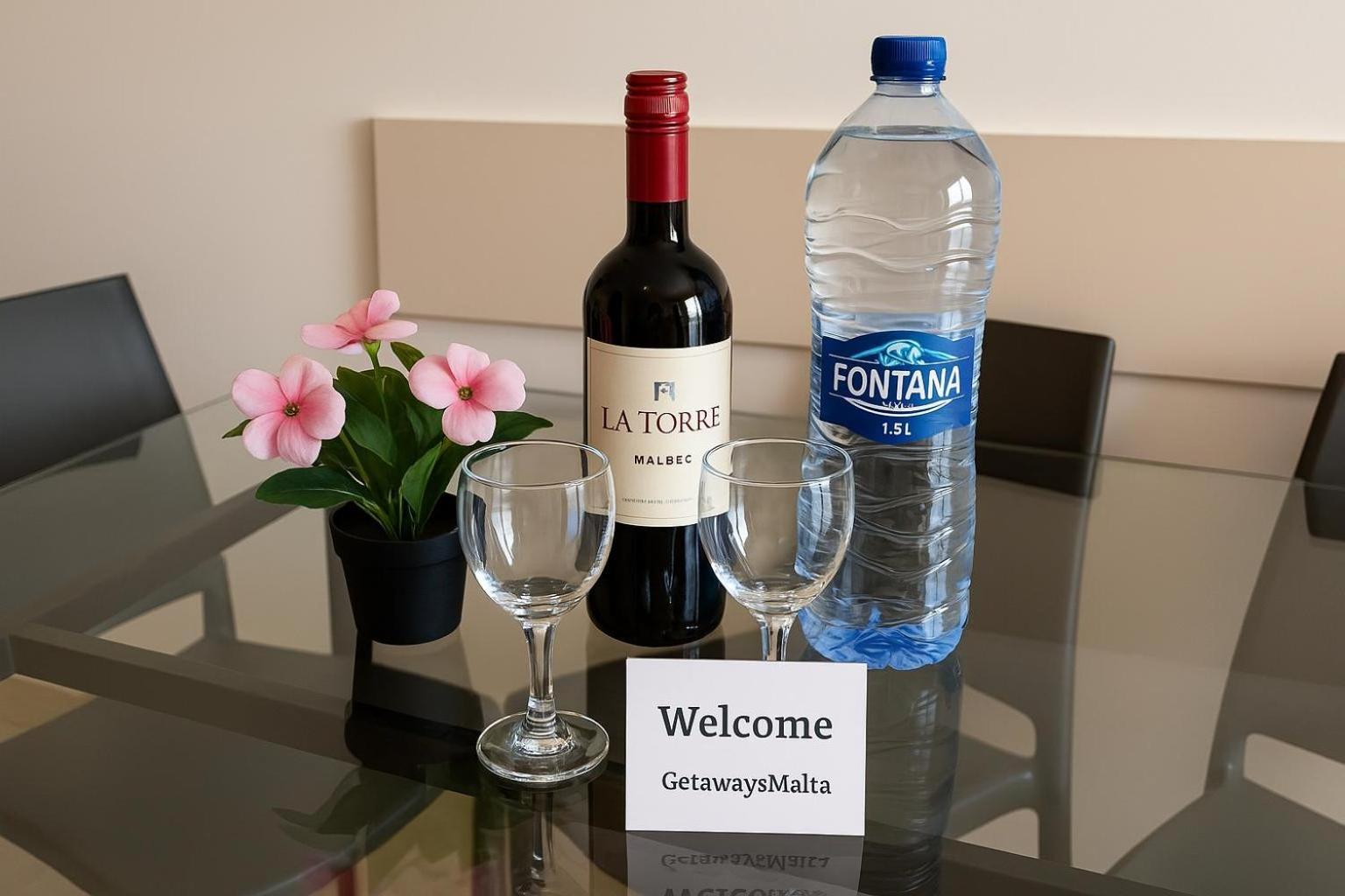 Islet Promenade Seafront Family Apartment With 2 Balconies By Getawaysmalta San Pawl il-Baħar Eksteriør bilde